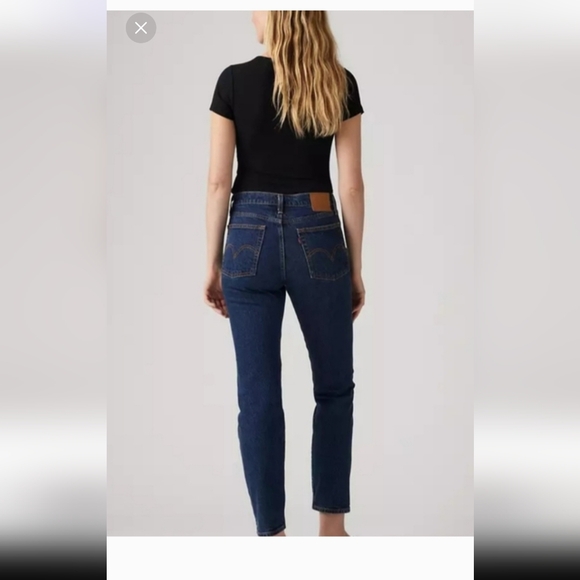 NWT Levis Wedgie Fit Size 29 Dark Wash - Picture 2 of 9